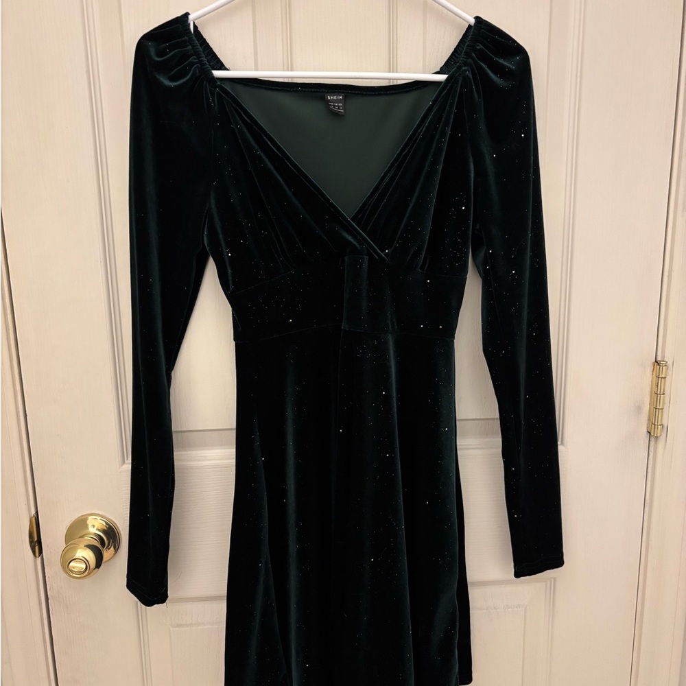 Elegant Dark Green Velvet Dress